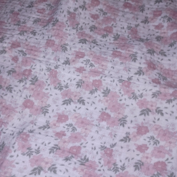 4 Cotten Baby Blankets - Picture 10 of 11